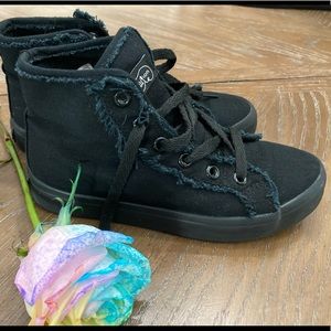 Hip hop sneakers size 1 Black Revolution Dance Sneakers